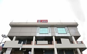 Oyo 1732 Hotel The Days Inn